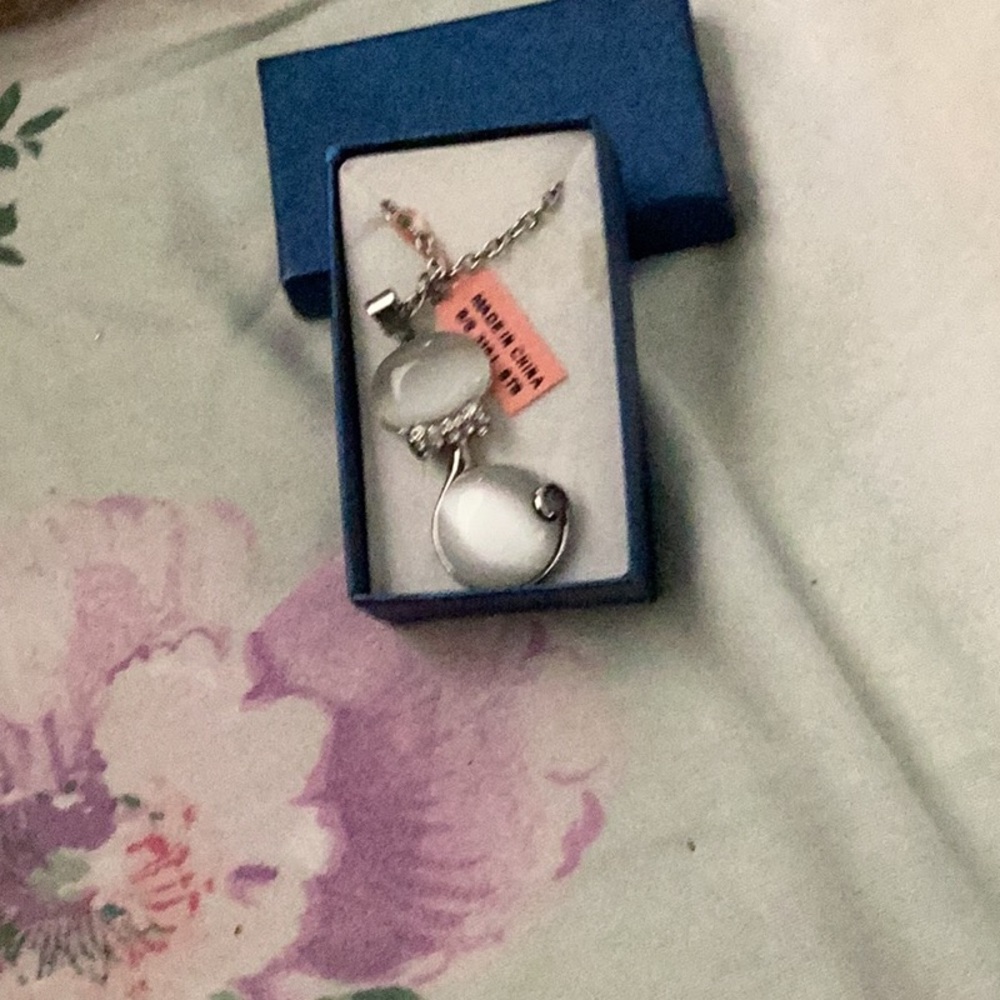 Chic Silver Cat Pendant Necklace
